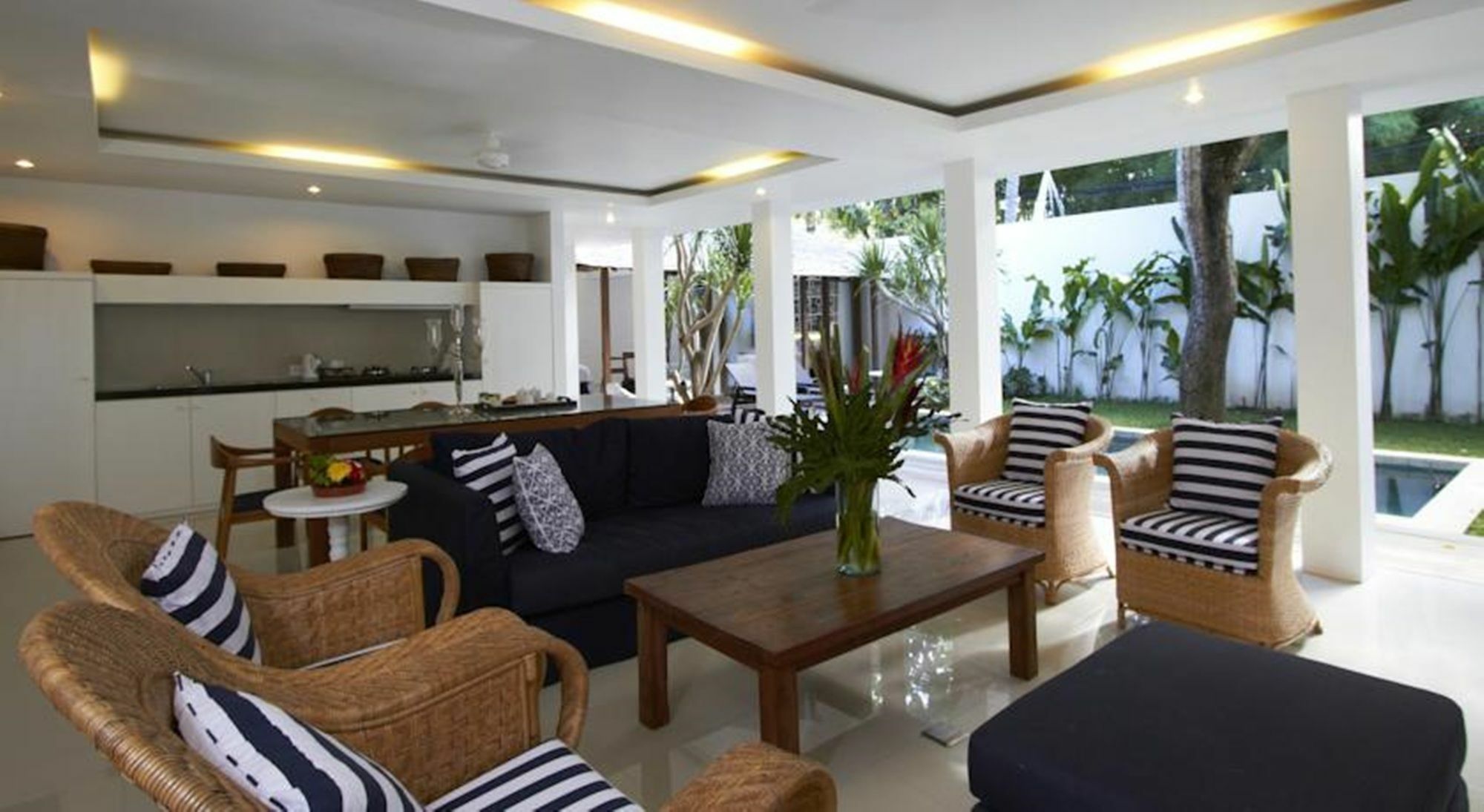 Oyo Flagship 1472 Astana Pengembak Sanur Hotel Kültér fotó
